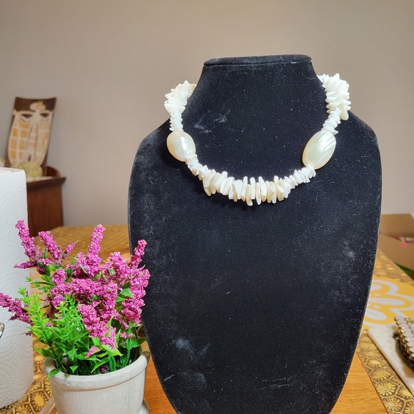 Vintage Mother of Pearl and Puka Shell Necklace - Picture 9 of 16